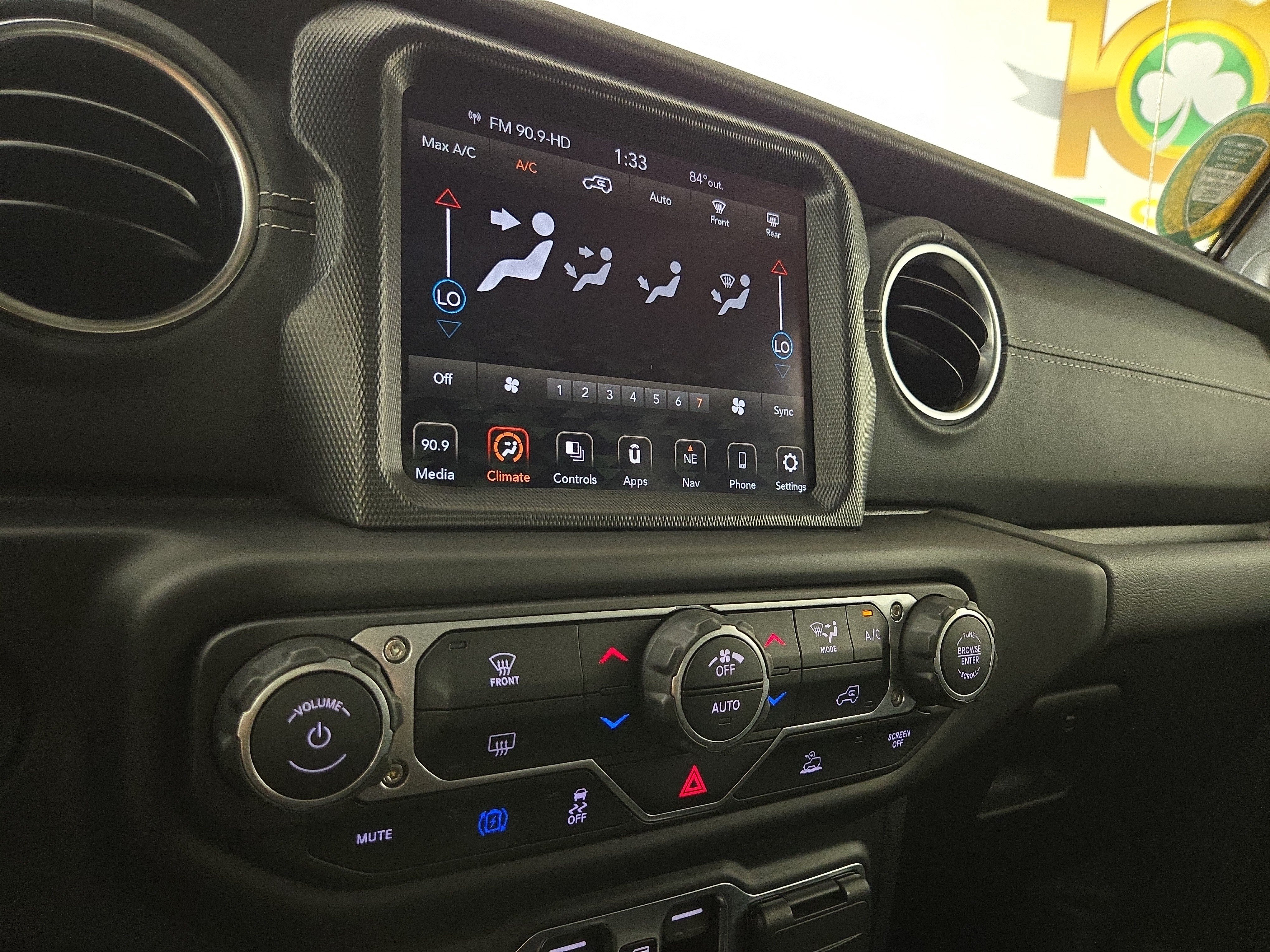 Used 2021 Jeep Wrangler Unlimited Sahara w/ Dual Top Group AWD/4WD image 28