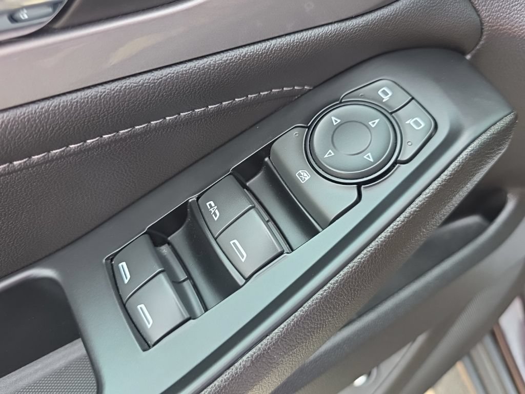 Used 2023 Chevrolet Traverse LT w/ LPO, Floor Liner Package AWD/4WD image 23