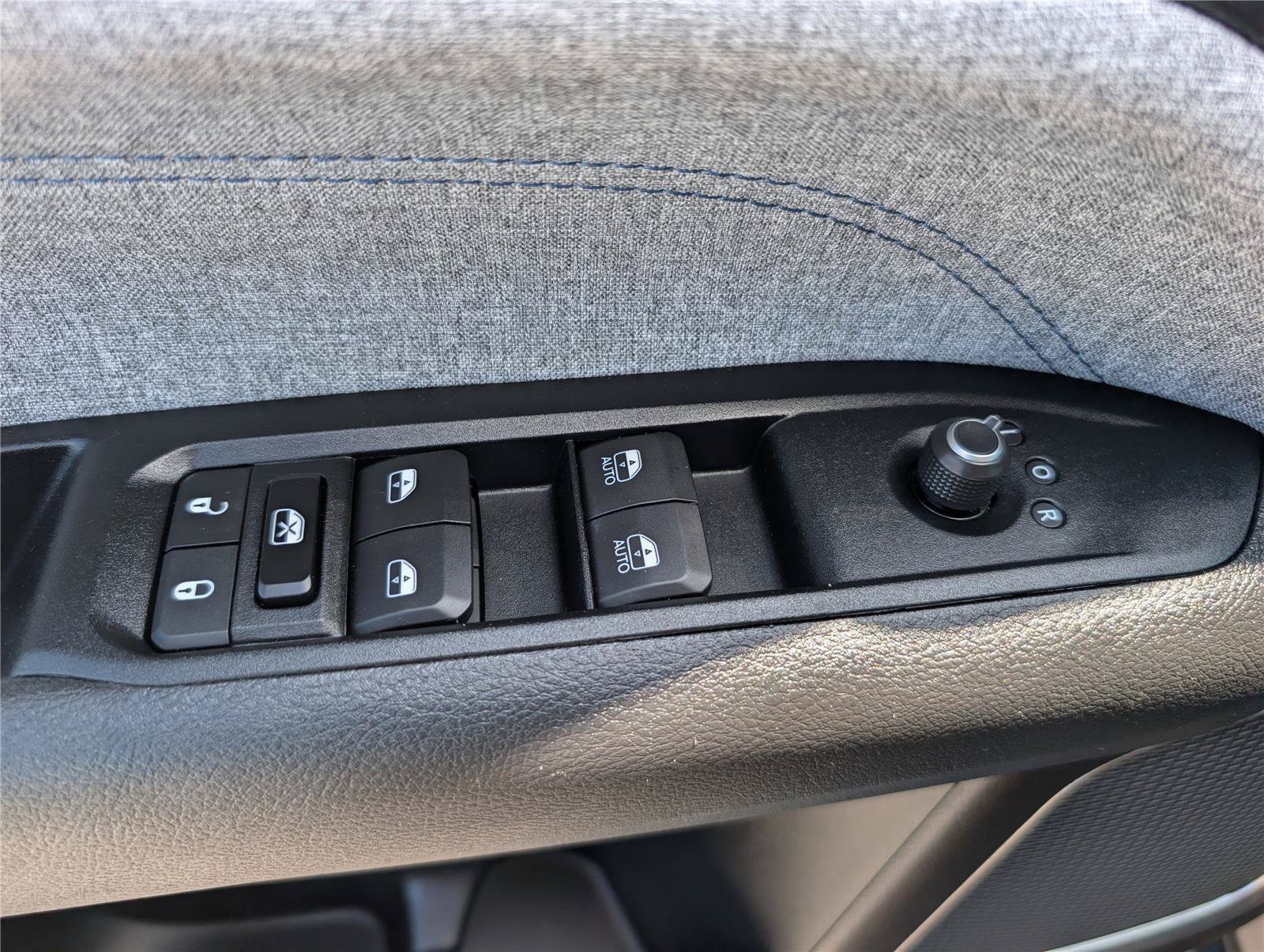 Used 2022 Jeep Compass Latitude AWD/4WD image 19