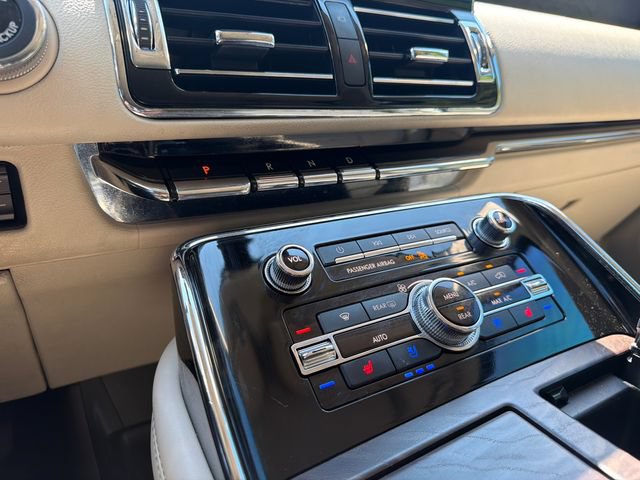 Used 2021 Lincoln Navigator L Reserve w/ Luxury Package AWD/4WD image 31