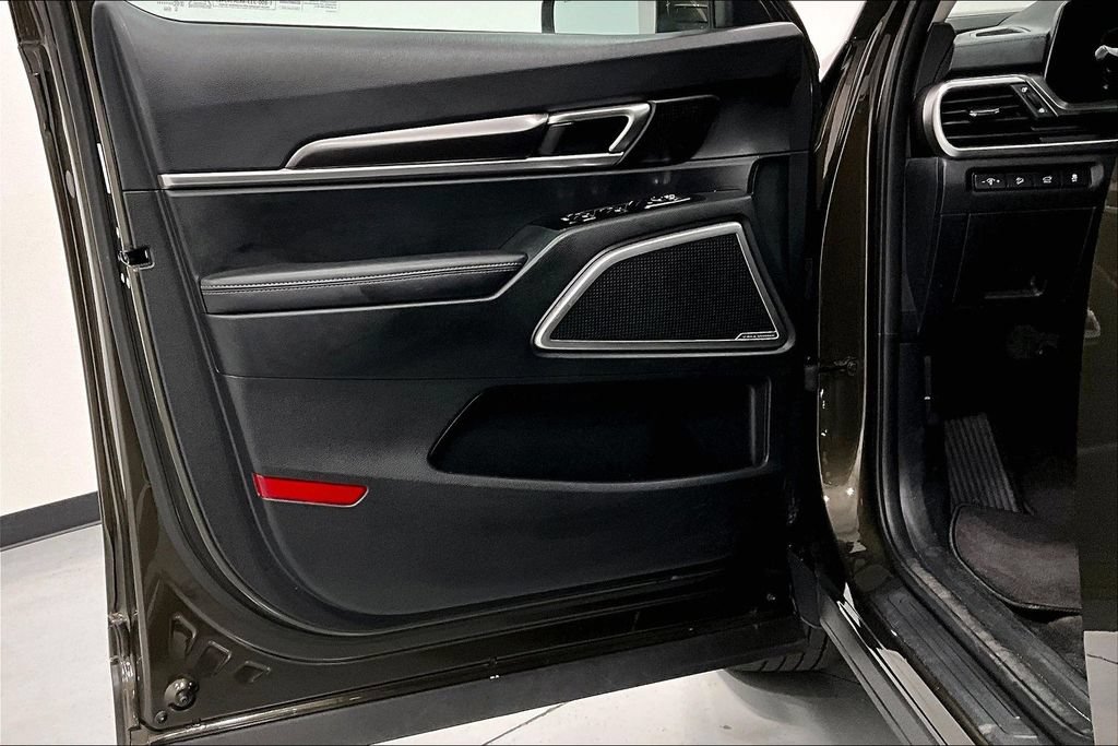 Used 2025 Kia Telluride S FWD image 22