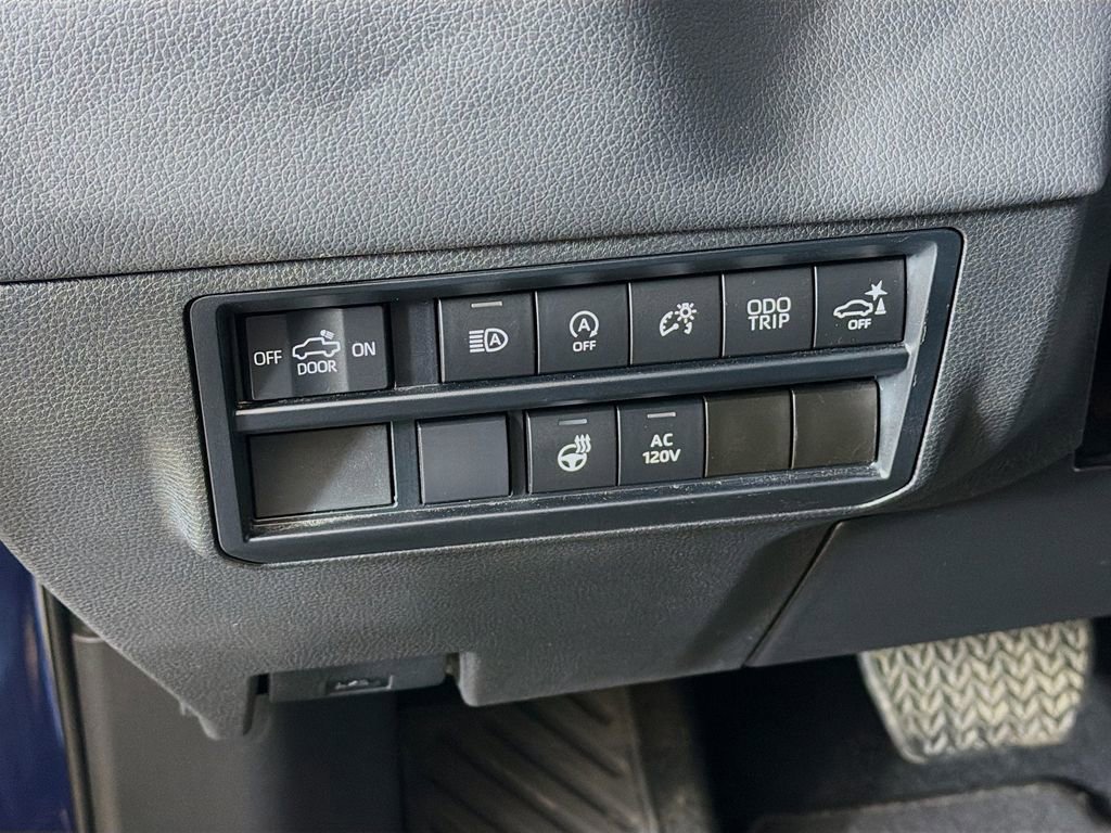 Used 2023 Toyota Tundra Limited image 31