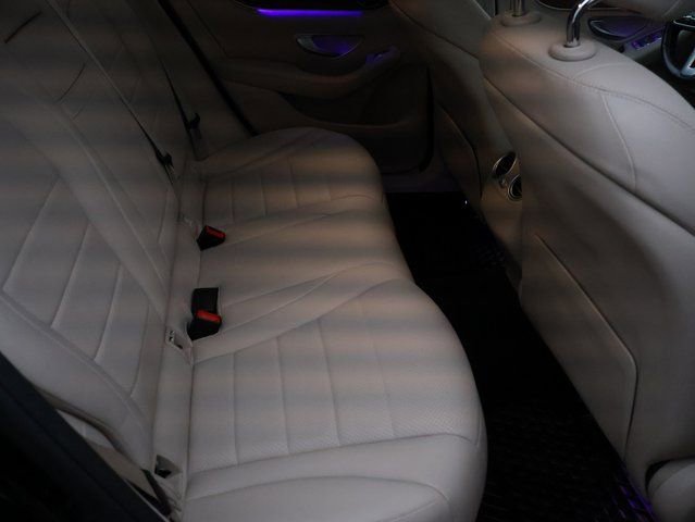 Used 2020 Mercedes-Benz GLC 300 4MATIC w/ Premium Package image 15