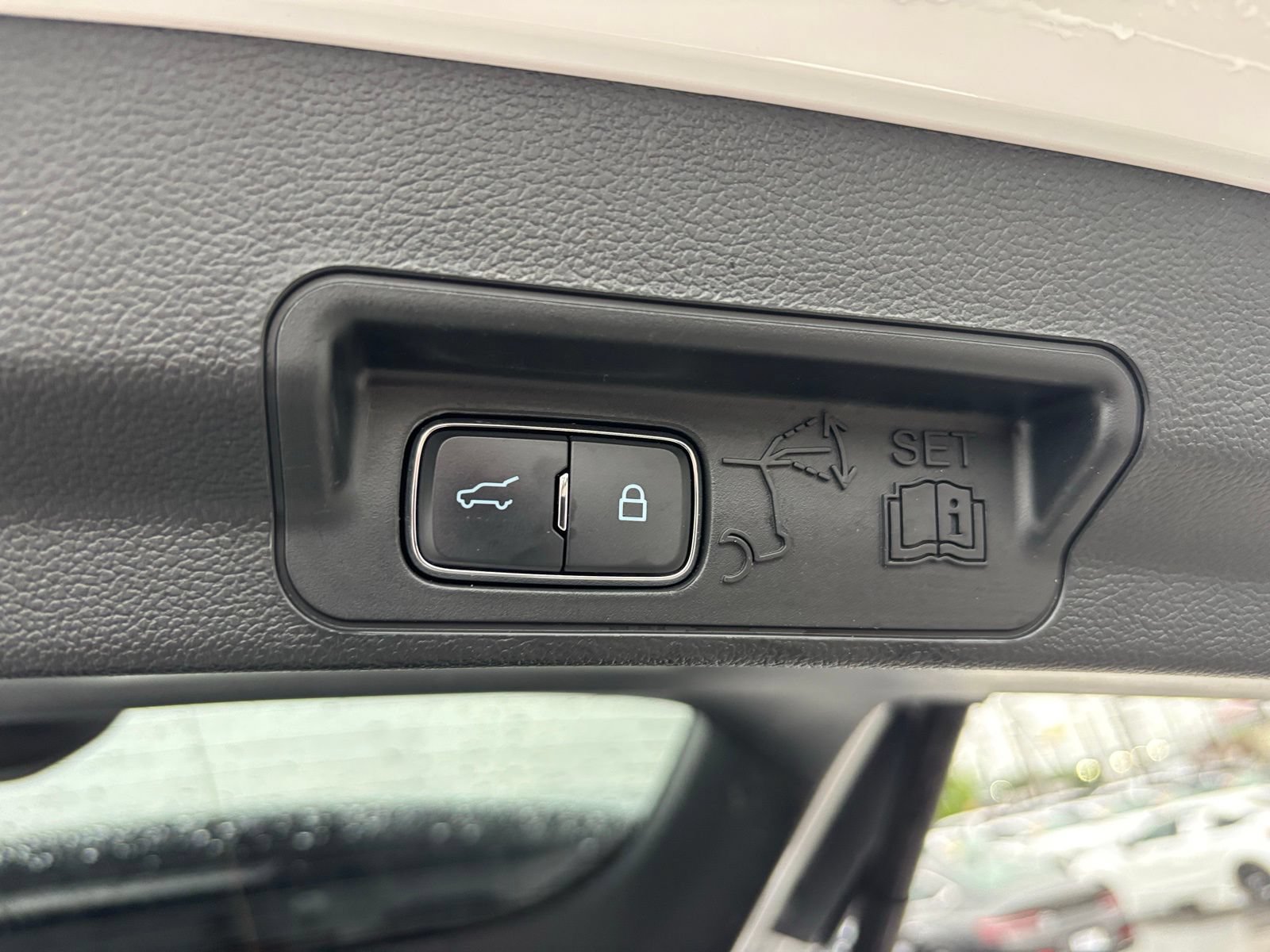 Used 2023 Ford Explorer XLT w/ Equipment Group 202A AWD/4WD image 23