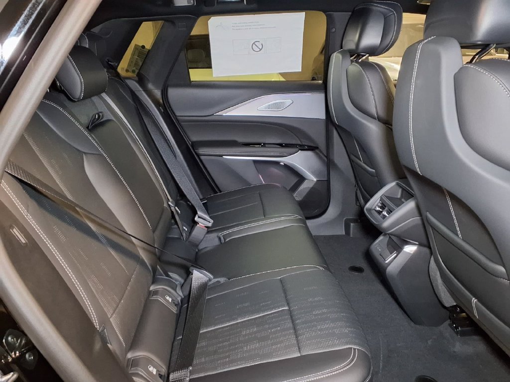 New 2027 Cadillac Lyriq Premium Luxury RWD image 7