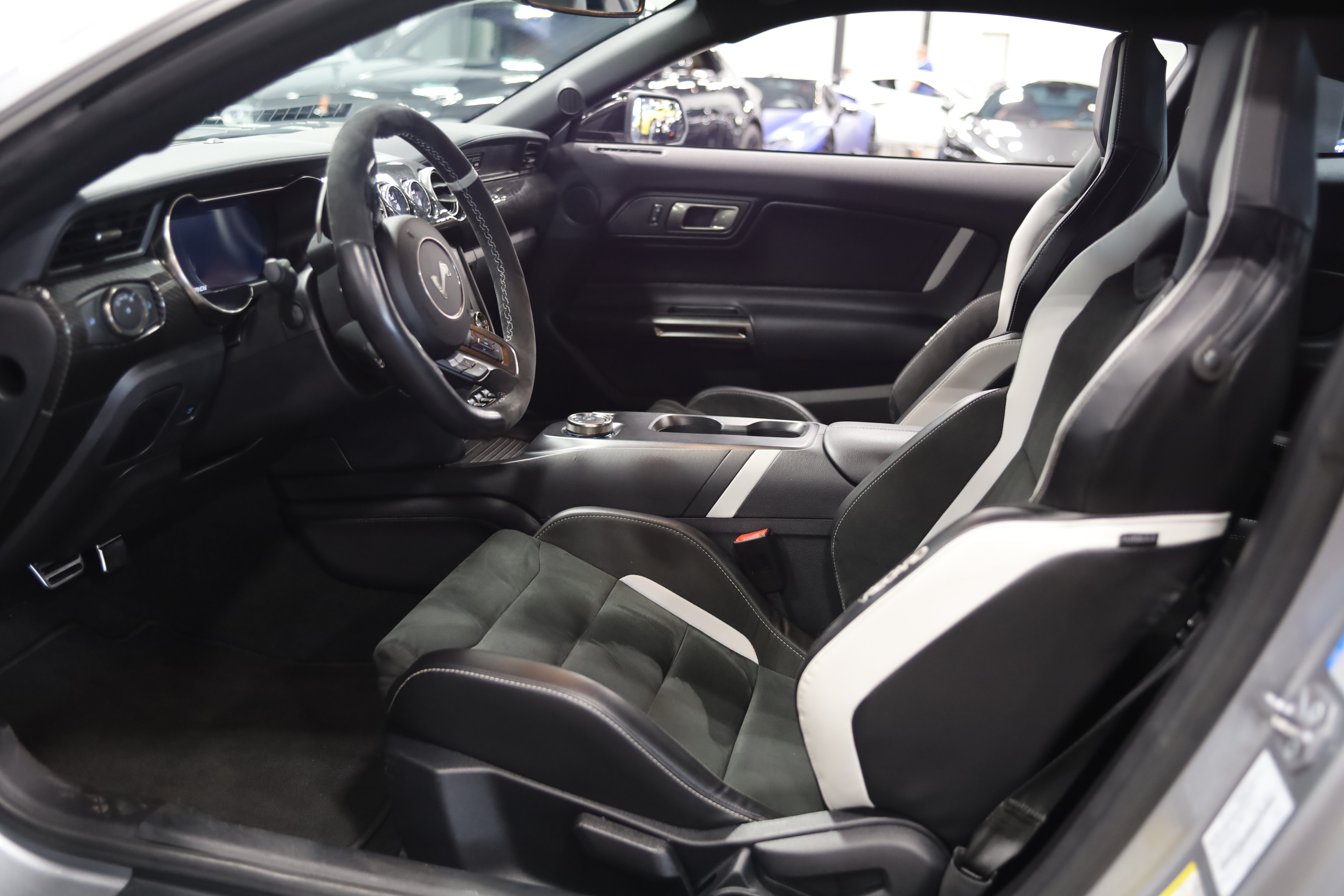 Used 2022 Ford Mustang Shelby GT500 w/ Technology Package RWD image 16