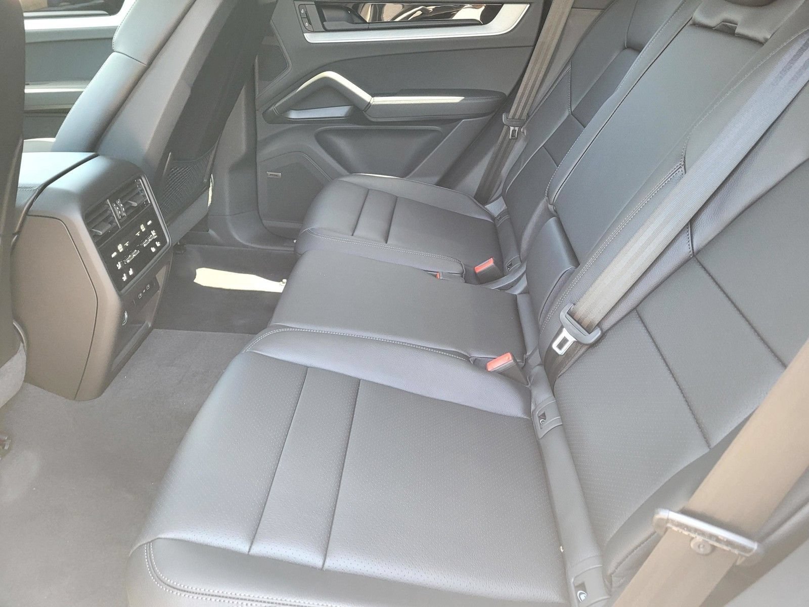 New 2026 Porsche Cayenne AWD/4WD image 19