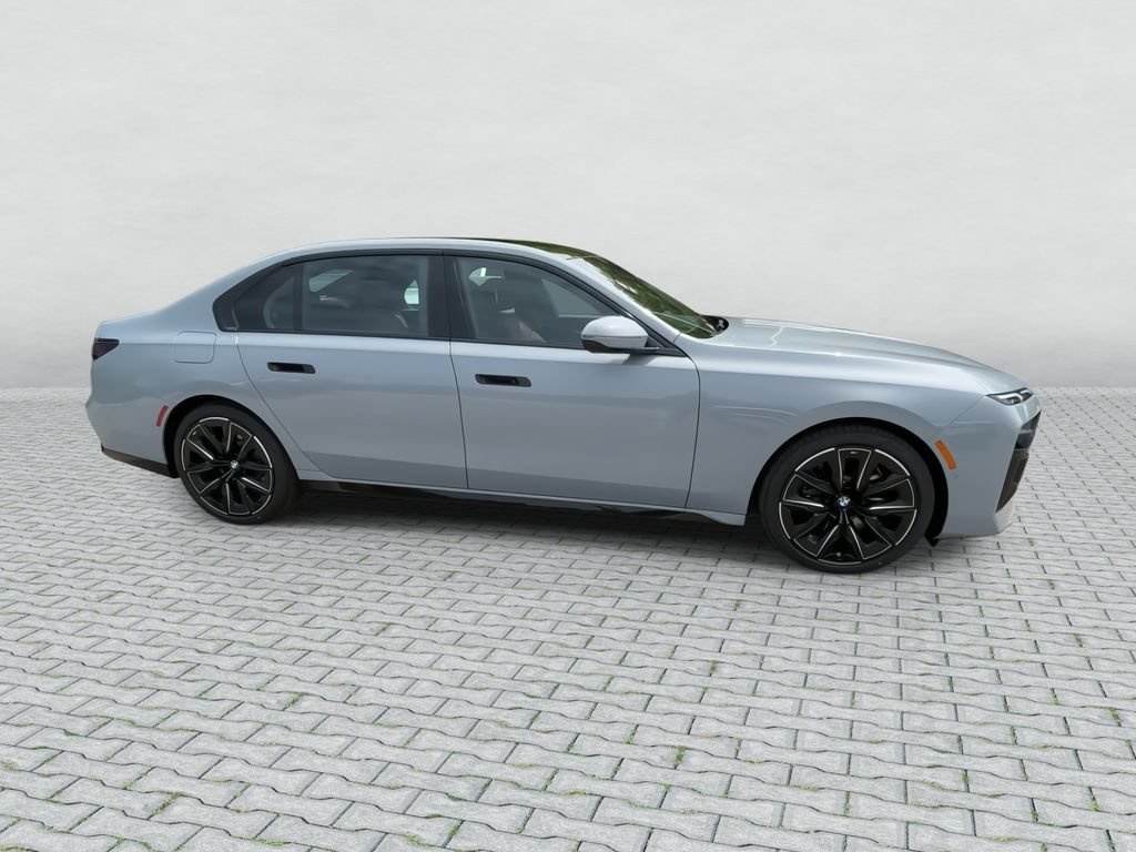 Used 2026 BMW 760i xDrive w/ Luxury Rear Seating Package AWD/4WD image 9