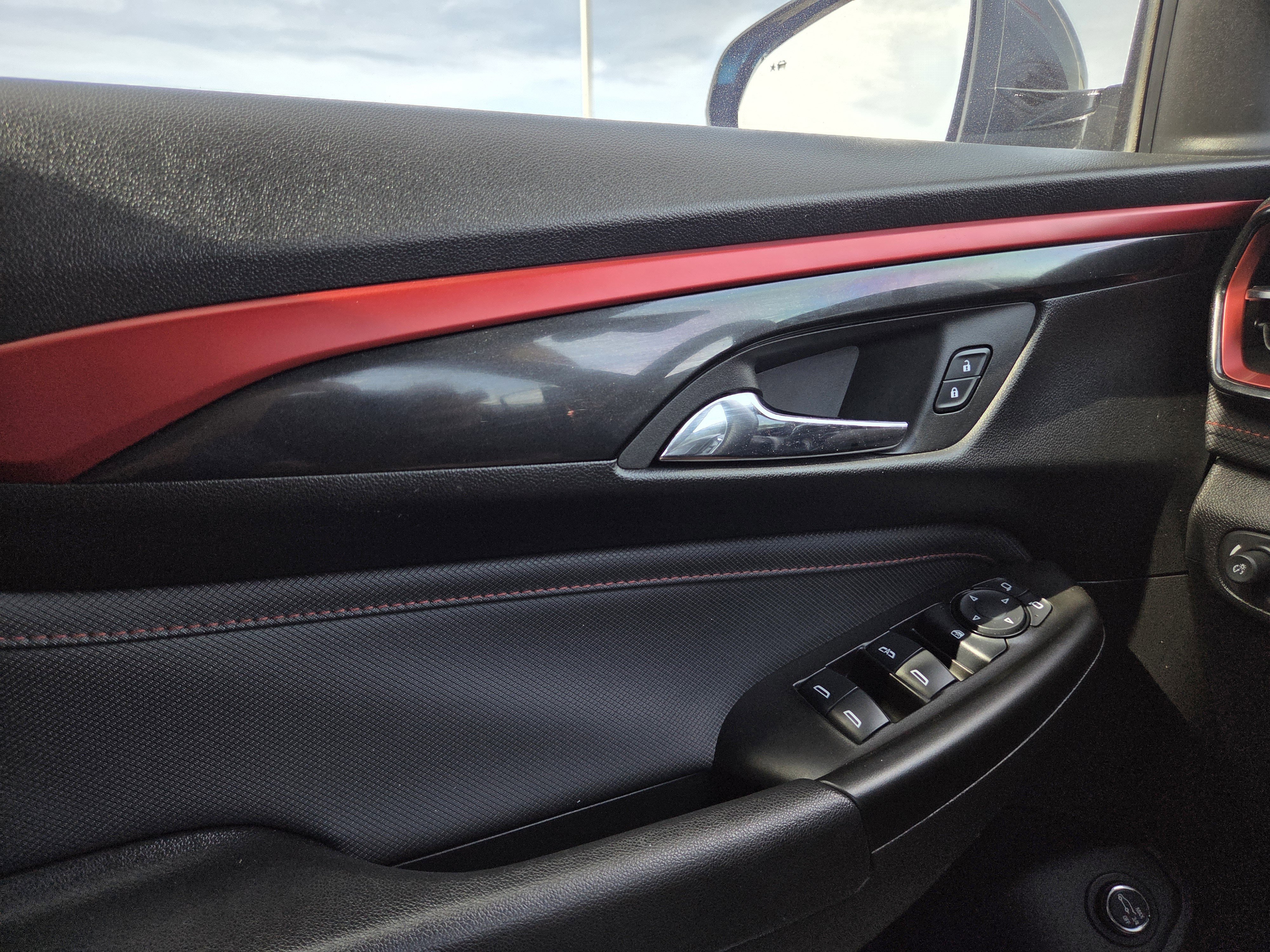 Used 2025 Chevrolet TrailBlazer RS w/ Convenience Package image 40