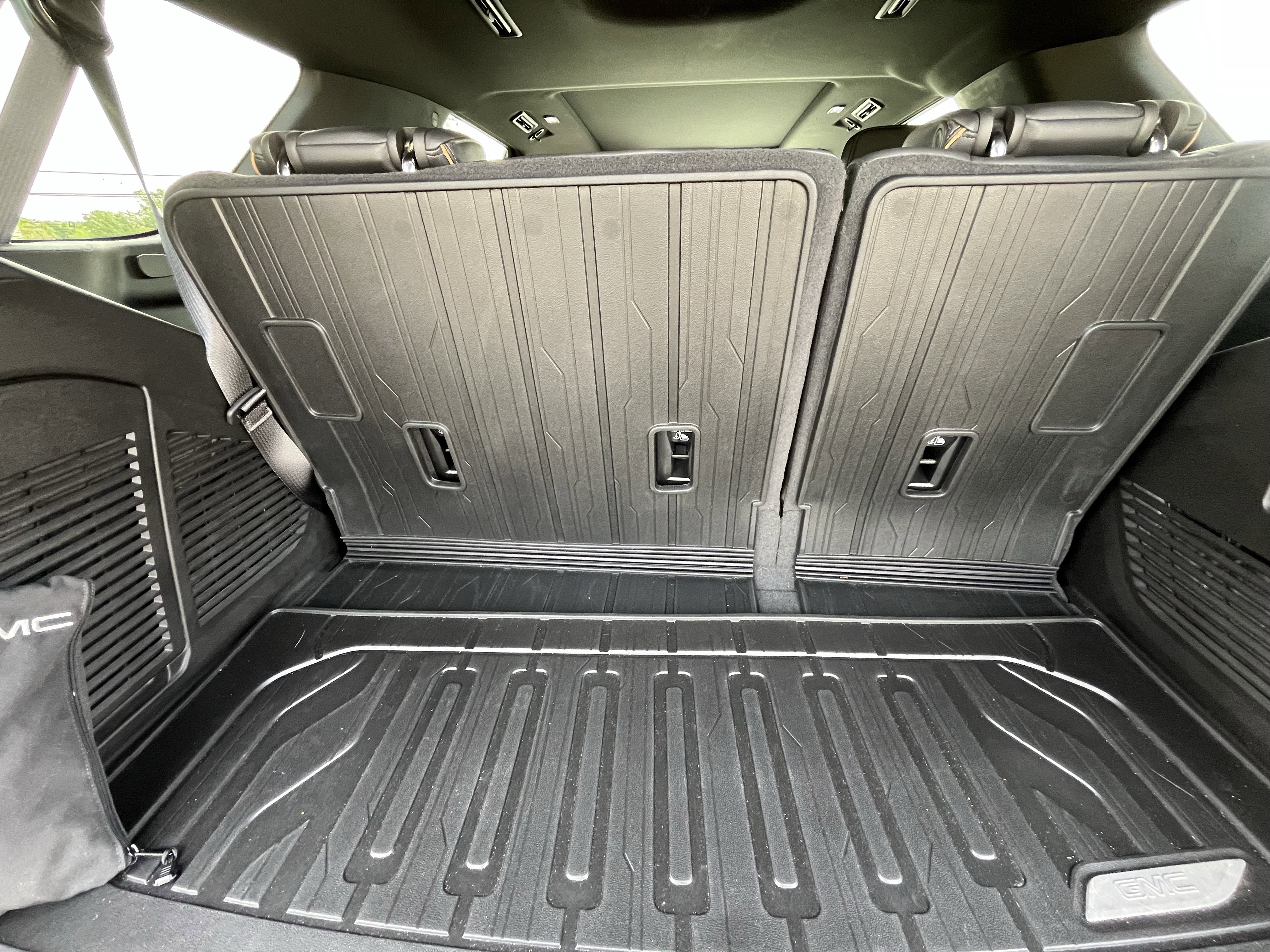 Used 2024 GMC Yukon AT4 w/ AT4 Premium Plus Package image 30