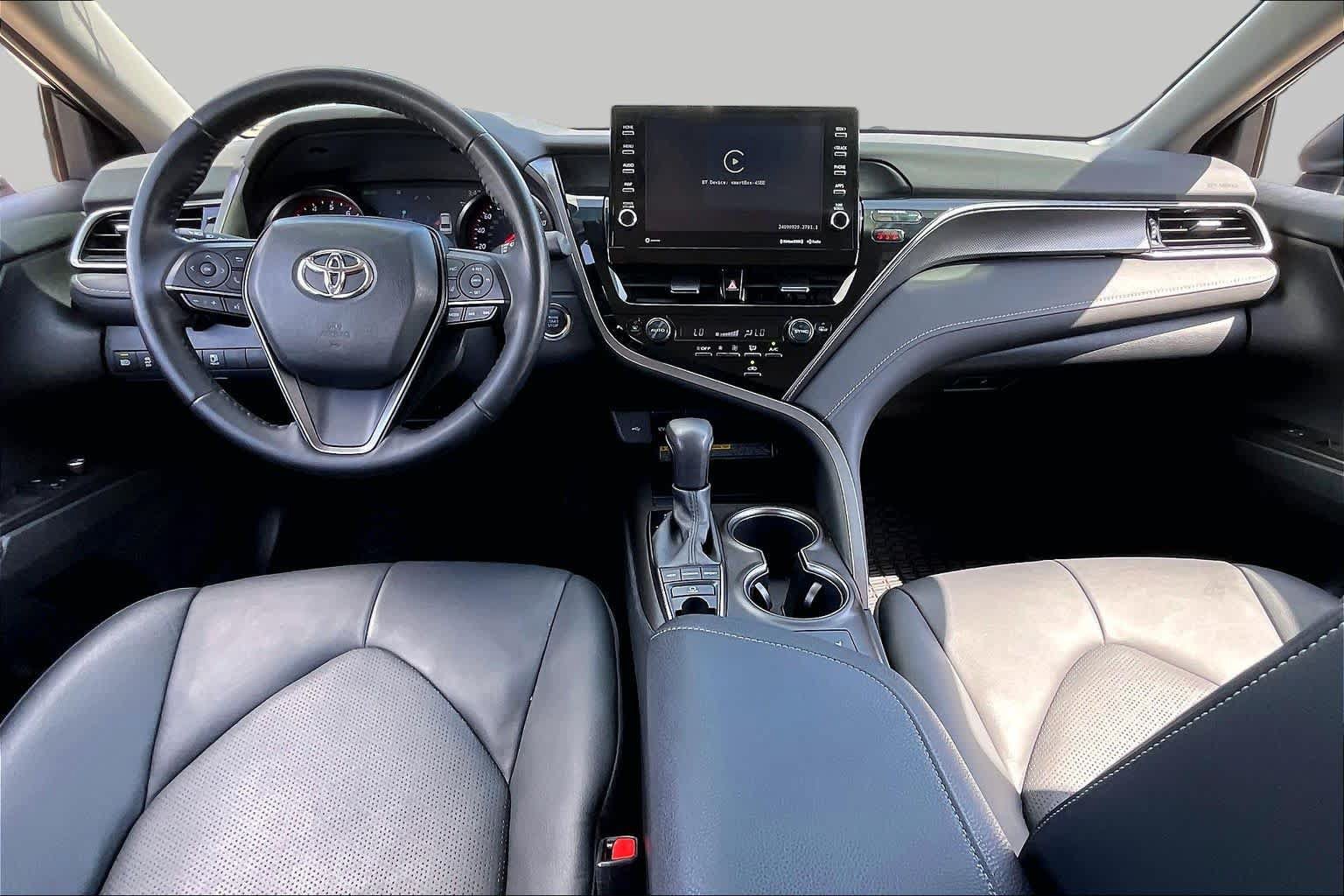 Used 2021 Toyota Camry XSE FWD image 16