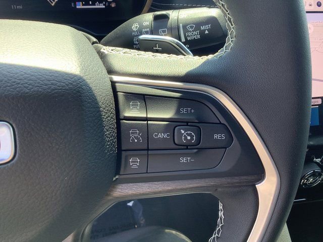 New 2025 Jeep Grand Cherokee Limited w/ Trailer Tow Package image 12