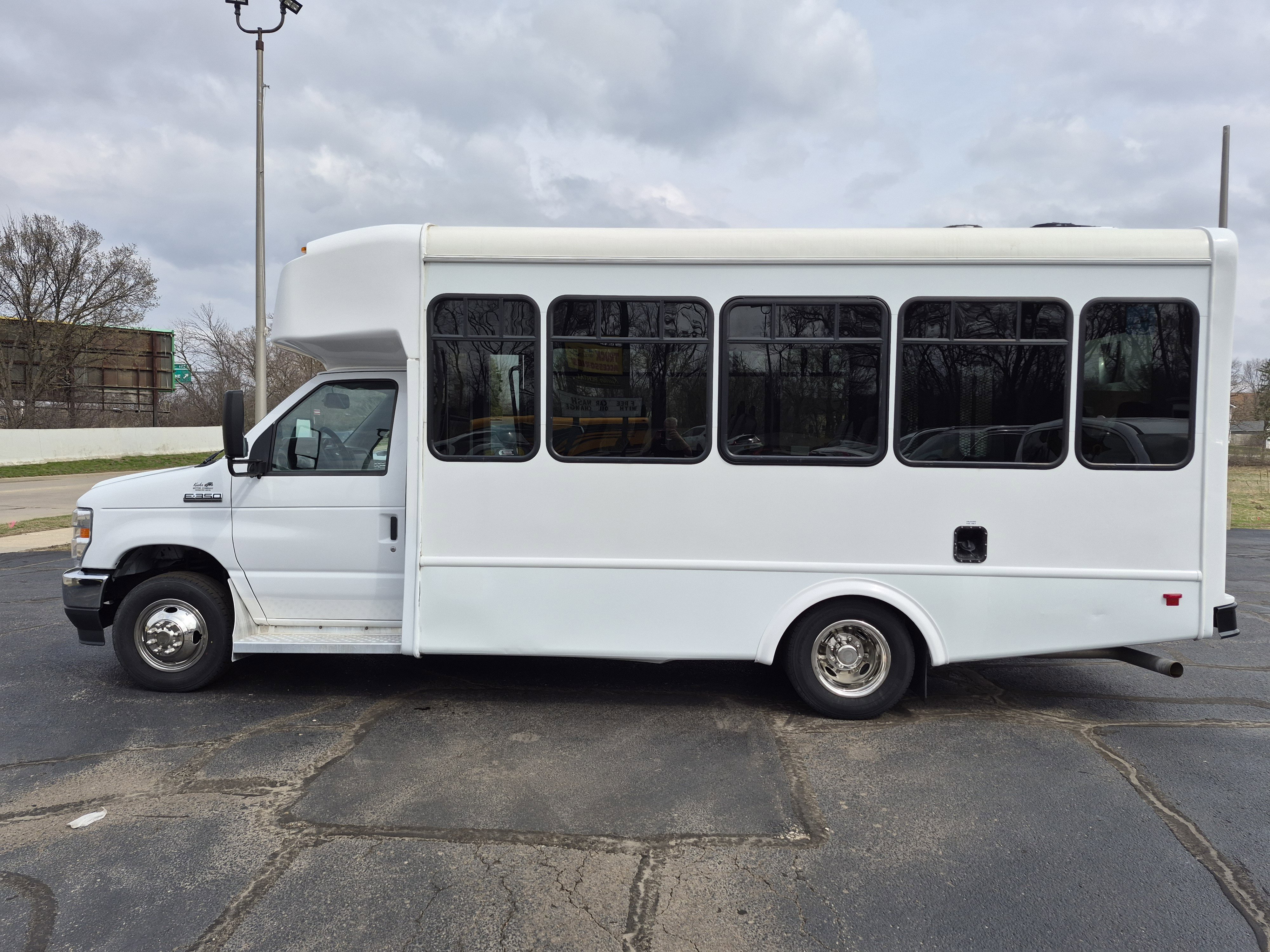 Used 2021 Ford E-350 and Econoline 350 Super Duty w/ Shuttle Bus Prep Package RWD image 5