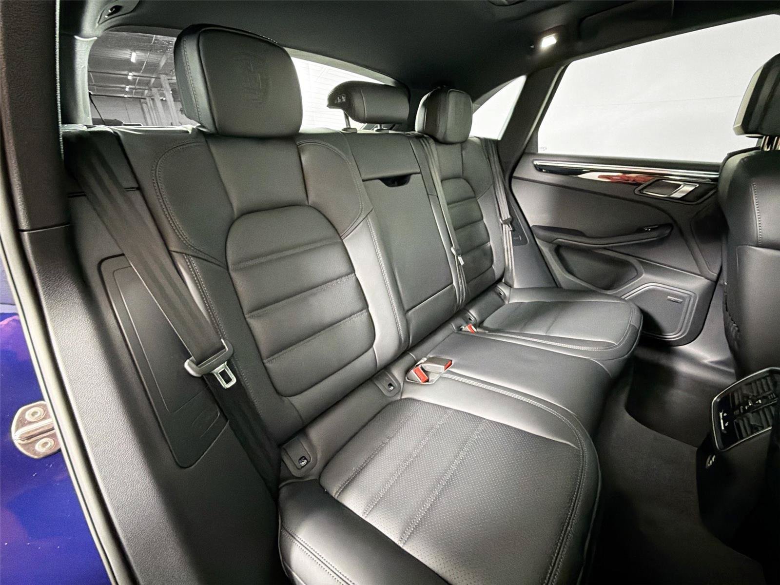 Certified 2026 Porsche Macan Turbo AWD/4WD image 27