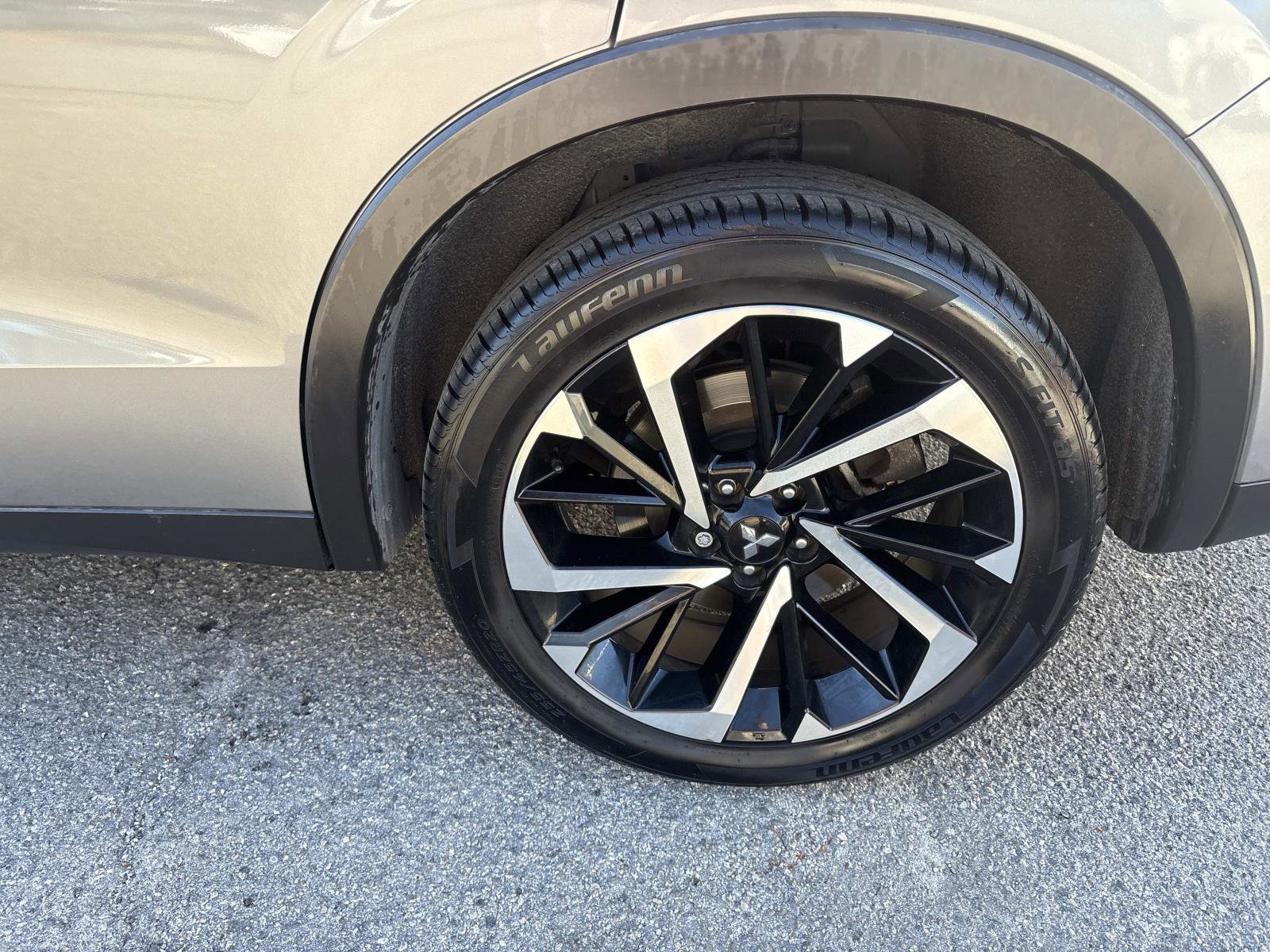 Used 2022 Mitsubishi Outlander SE image 6