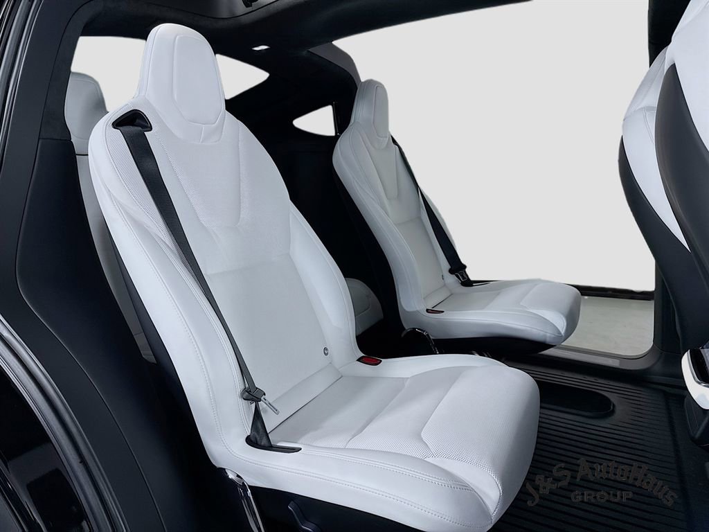 Used 2026 Tesla Model X Plaid image 36