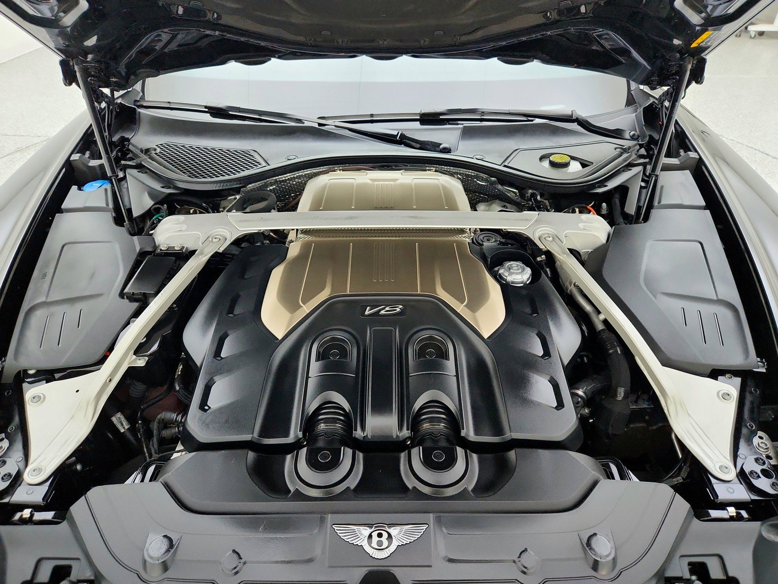 Used 2020 Bentley Continental GT V8 First Edition image 32