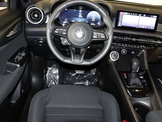 Used 2024 Alfa Romeo Tonale Ti AWD/4WD image 3