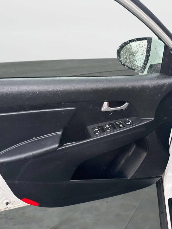 Used 2016 Kia Sportage LX AWD/4WD image 15