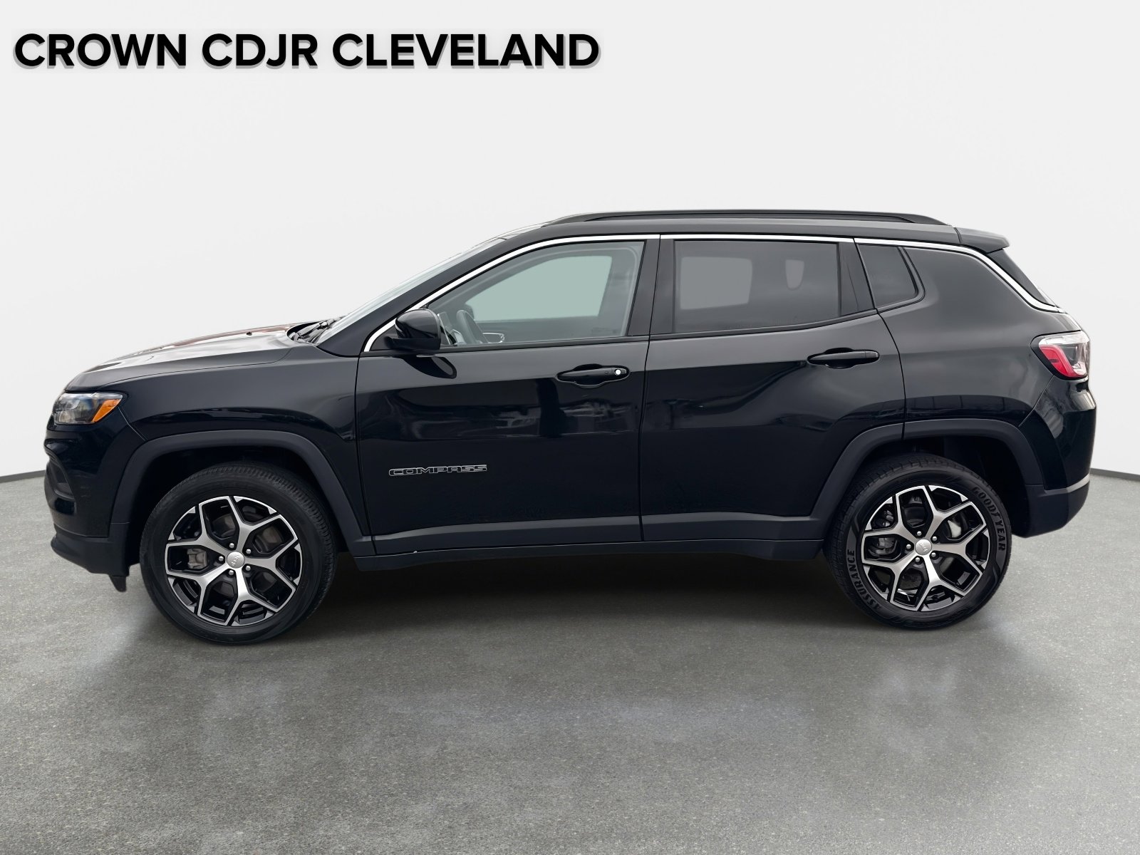 Used 2024 Jeep Compass Latitude AWD/4WD image 8