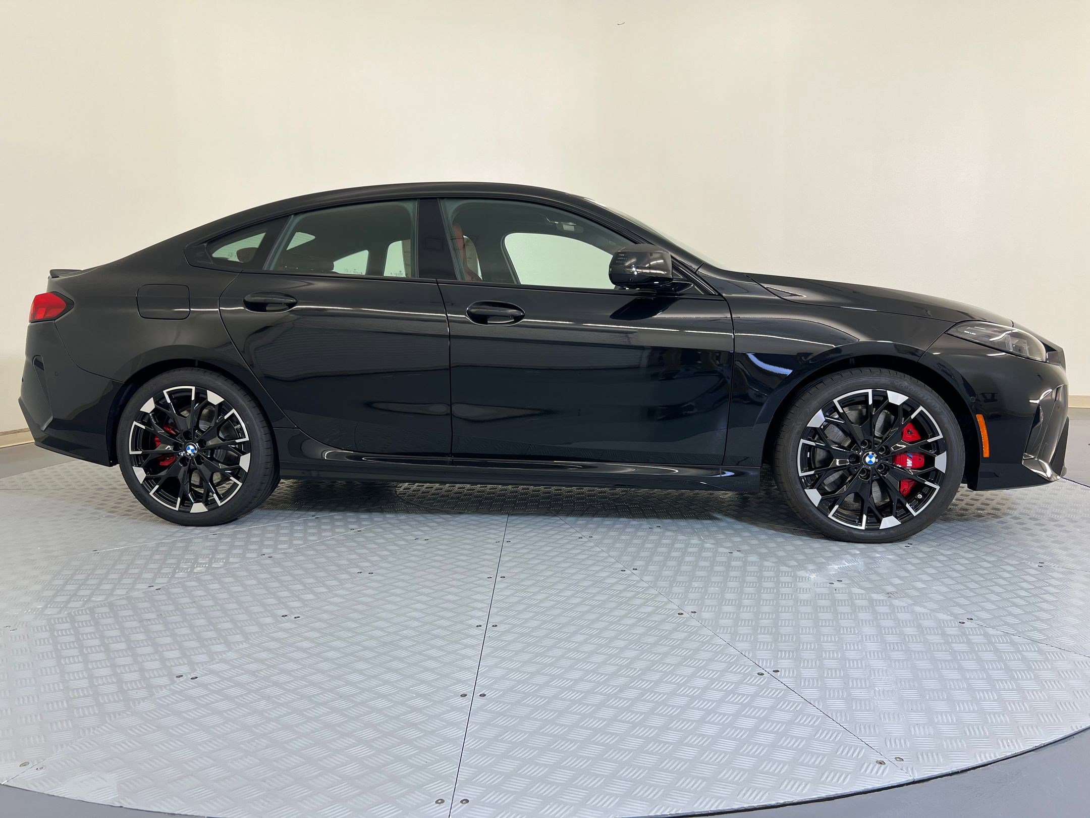 Used 2026 BMW M235i xDrive w/ Technology Package image 8