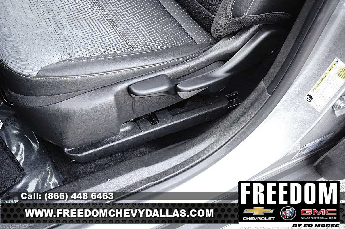 Used 2025 Chevrolet Trax LT w/ Driver Confidence Package FWD image 27