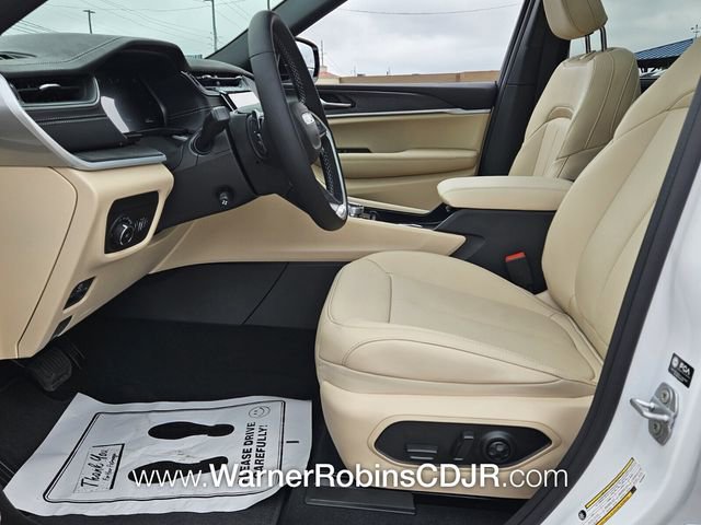 New 2025 Jeep Grand Cherokee Limited w/ Luxury Tech Group II image 5