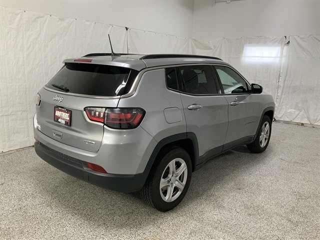 Used 2023 Jeep Compass Latitude image 6