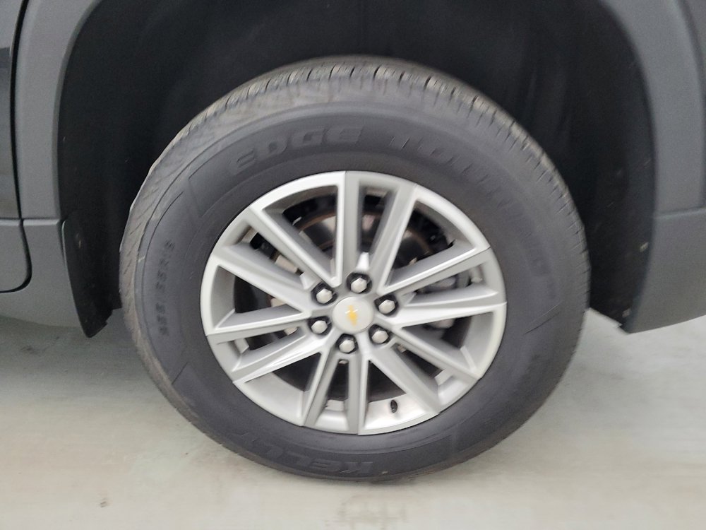 Used 2023 Chevrolet Traverse LT w/ LPO, Cargo Package AWD/4WD image 31
