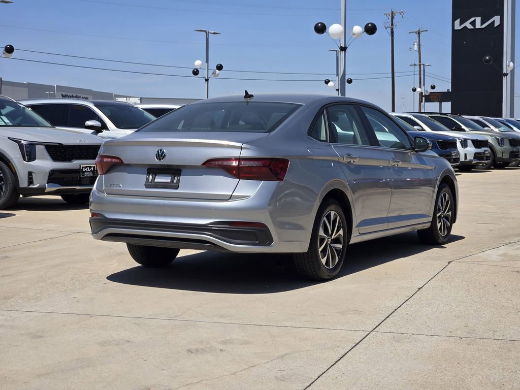 Used 2024 Volkswagen Jetta S image 4