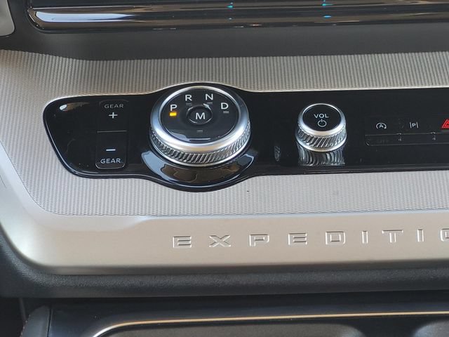 Used 2025 Ford Expedition Active RWD image 27