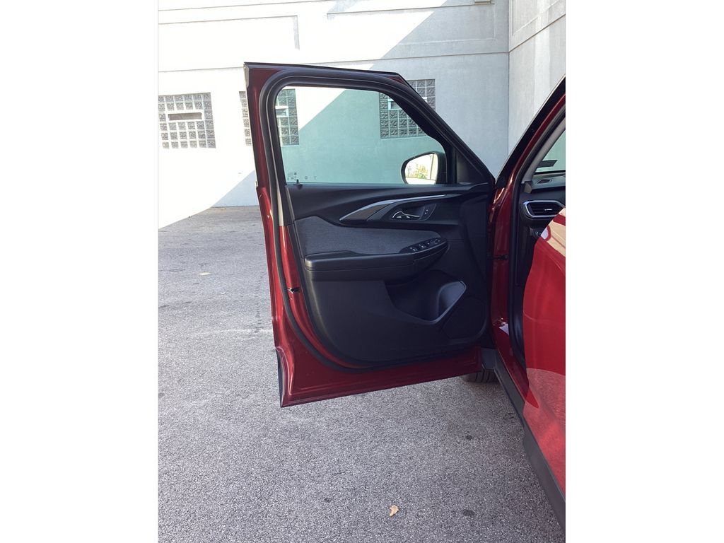 Used 2021 Chevrolet TrailBlazer LS AWD/4WD image 15
