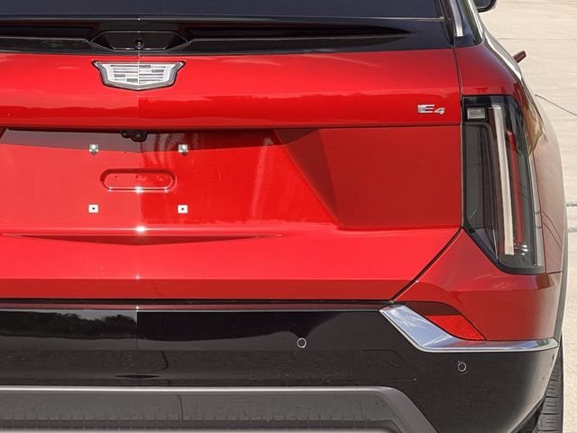 New 2027 Cadillac Optiq Luxury w/ LPO, Floor Liner Package AWD/4WD image 6