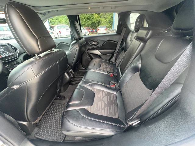Used 2022 Jeep Cherokee Latitude w/ Sun & Sound Group AWD/4WD image 14
