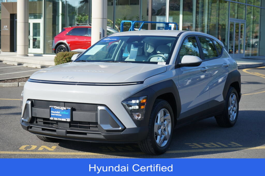 Certified 2025 Hyundai Kona SE FWD image 1