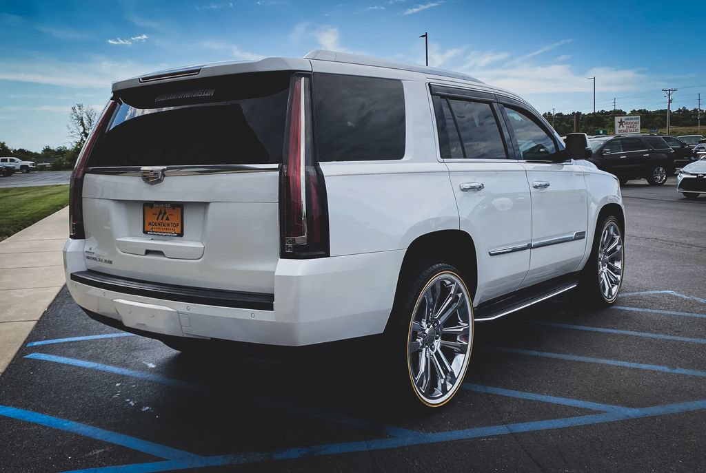 Used 2016 Cadillac Escalade Luxury AWD/4WD image 11