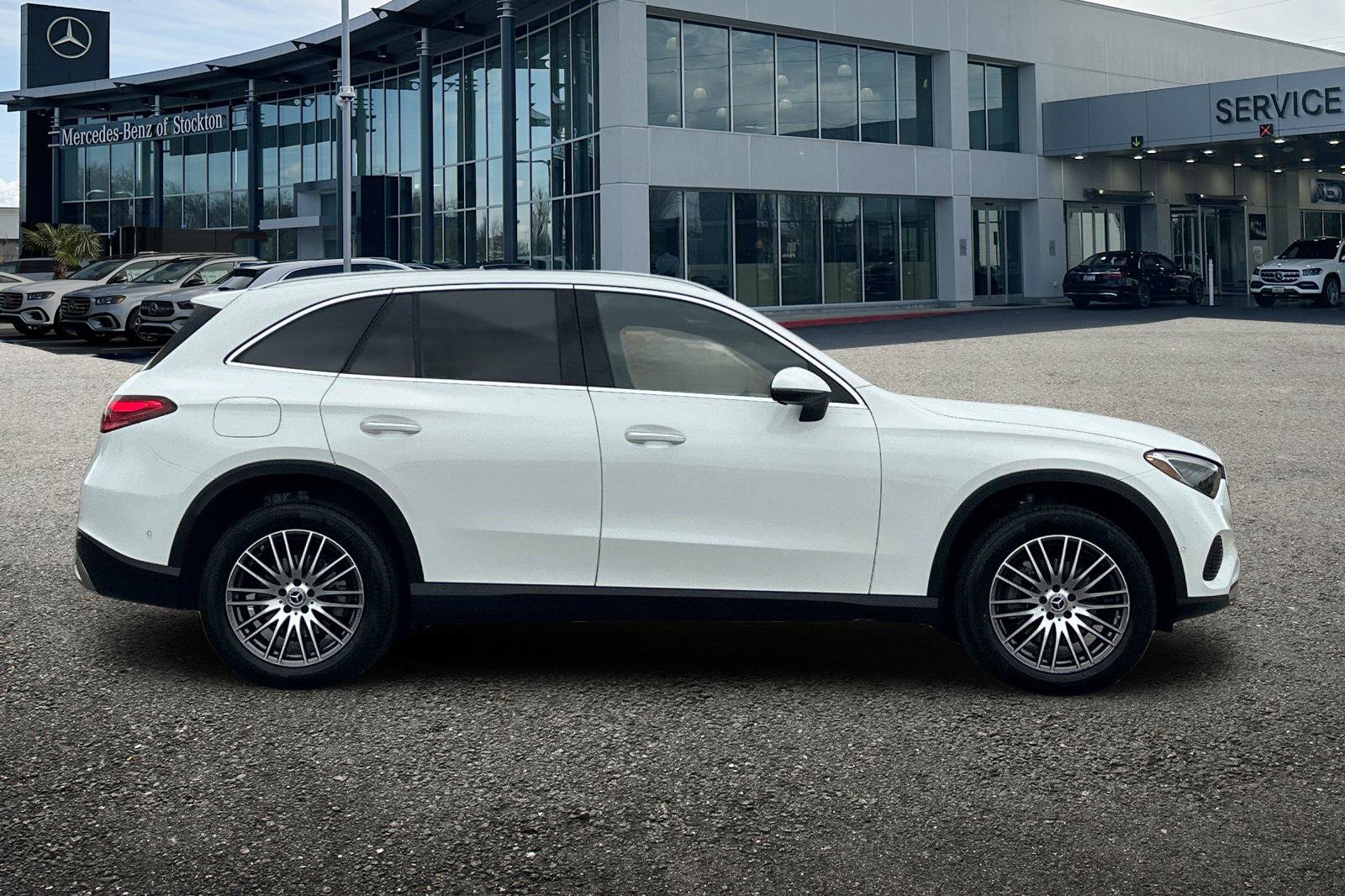 Certified 2025 Mercedes-Benz GLC 300 4MATIC image 3