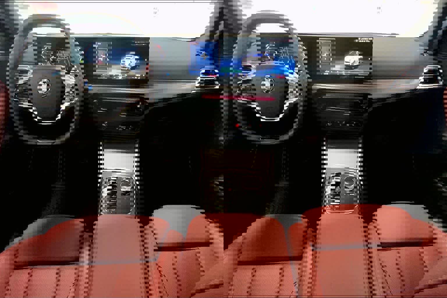 Used 2025 BMW 230i xDrive Coupe w/ Convenience Package image 9