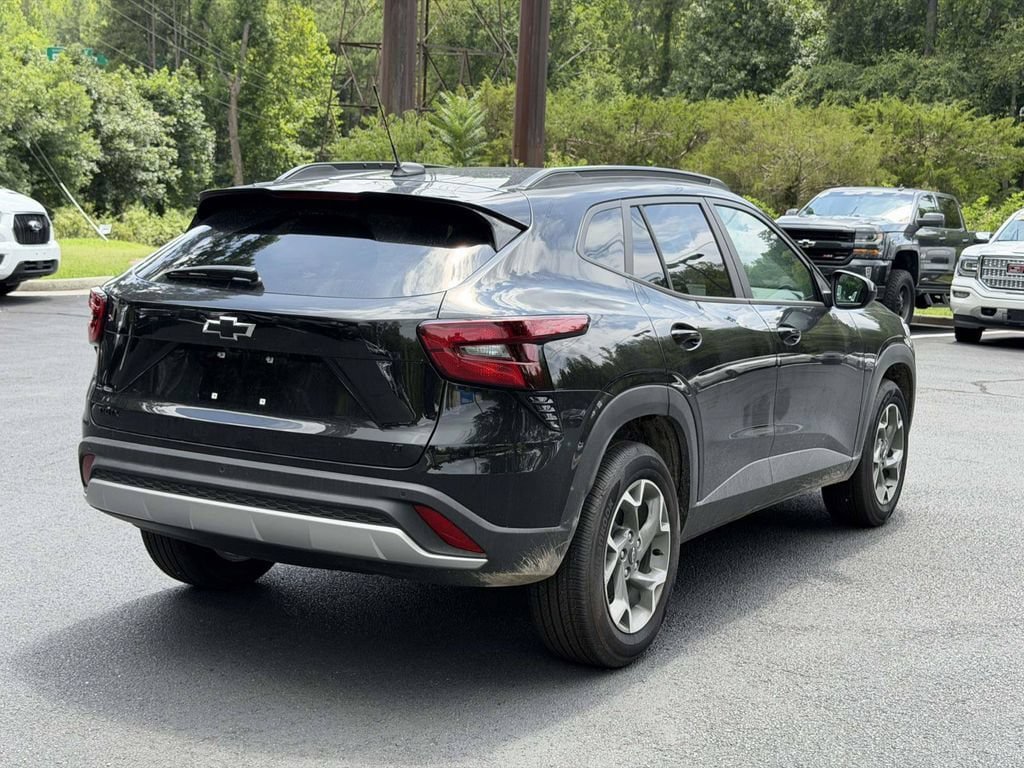 New 2026 Chevrolet Trax LT w/ Driver Confidence Package FWD image 20