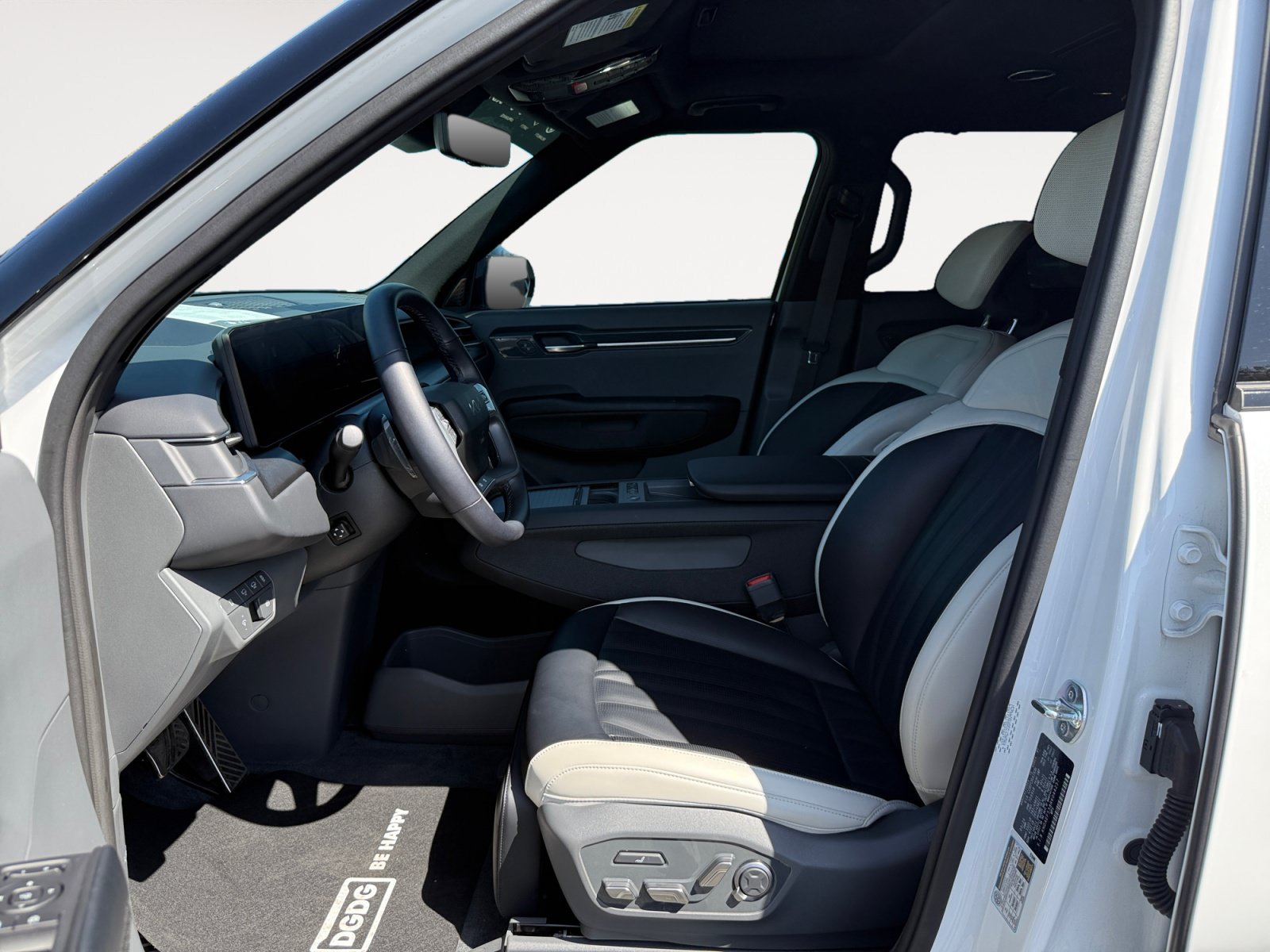 Certified 2024 Kia EV9 GT-Line AWD/4WD image 10