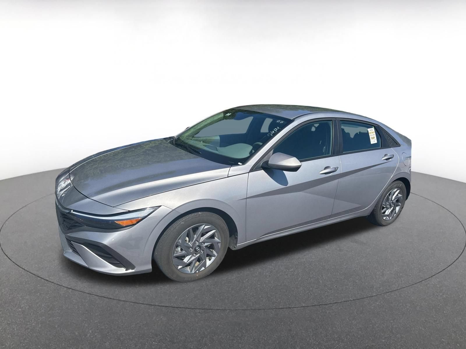 Used 2026 Hyundai Elantra Hybrid FWD image 3