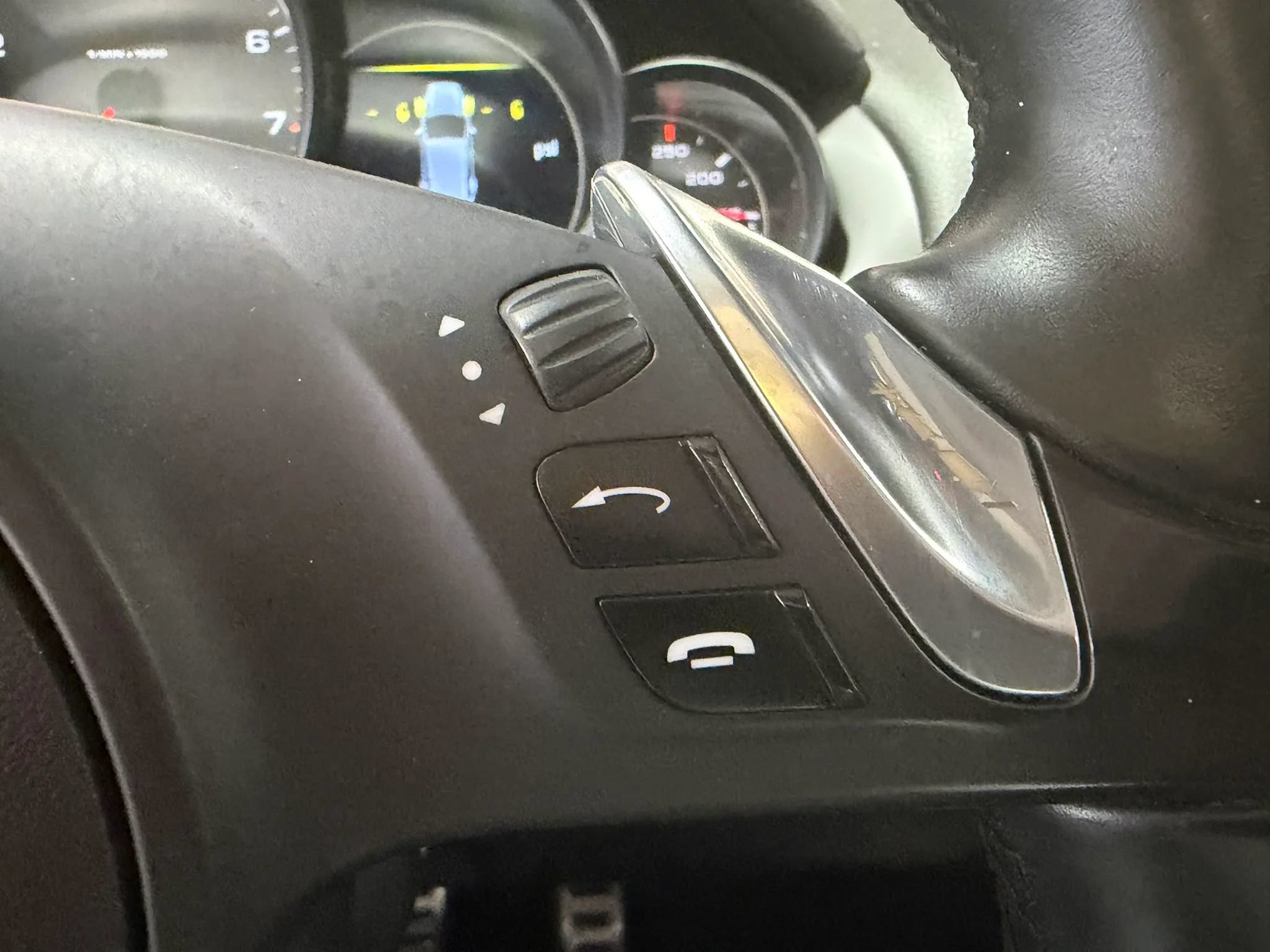 Used 2013 Porsche Cayenne S AWD/4WD image 27