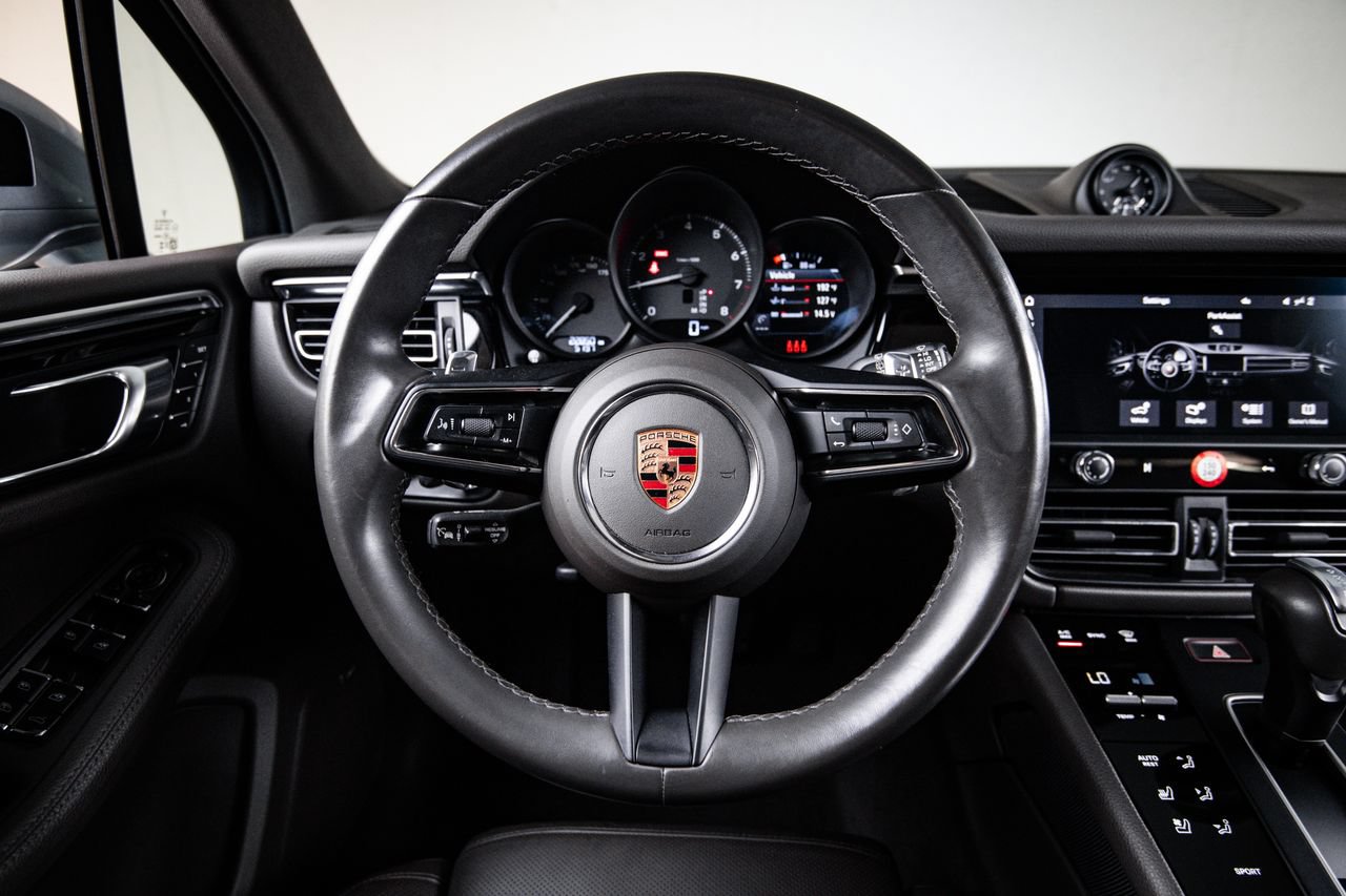 Certified 2024 Porsche Macan AWD/4WD image 26