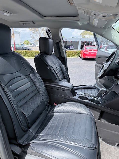 Used 2010 GMC Terrain SLT FWD image 14