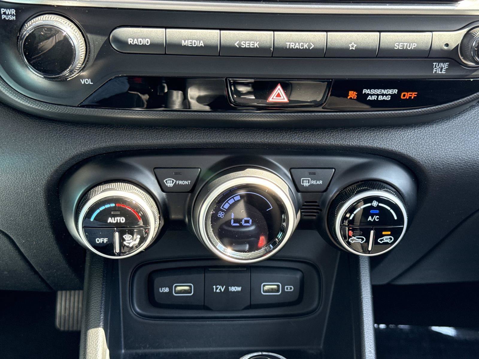 Certified 2022 Hyundai Venue SEL FWD image 7