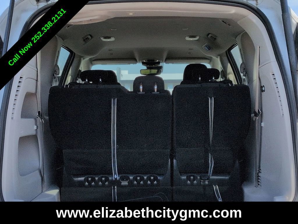 Used 2024 Chrysler Voyager LX FWD image 13