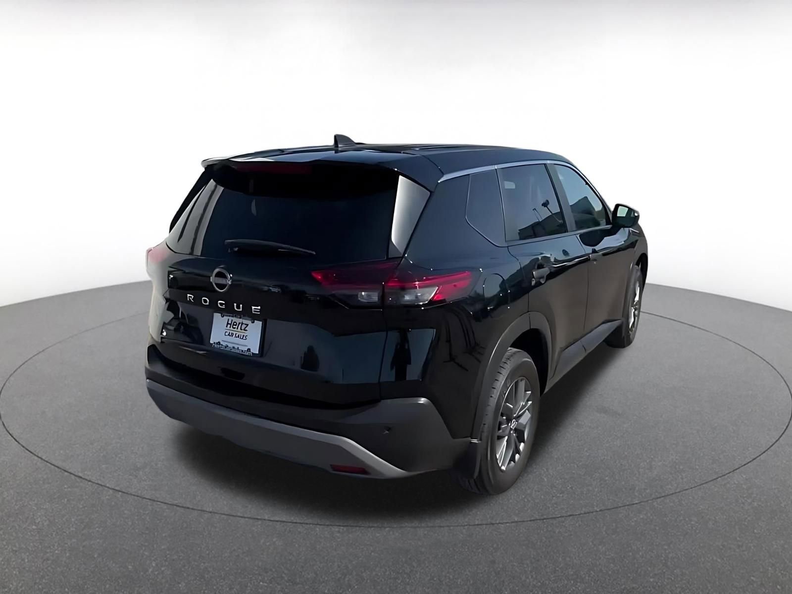 Used 2023 Nissan Rogue S image 14