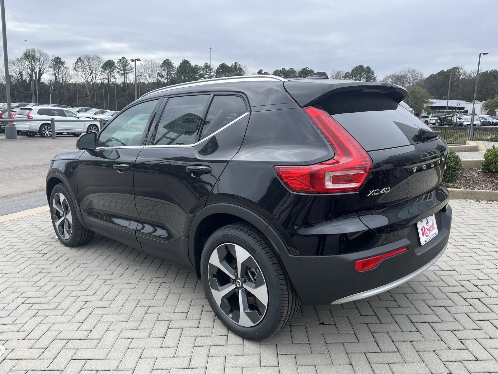 New 2025 Volvo XC40 B5 Core w/ Protection Package Premier image 3