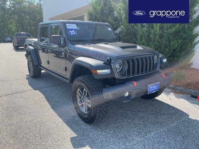 Used 2025 Jeep Gladiator Mojave w/ Convenience Group
