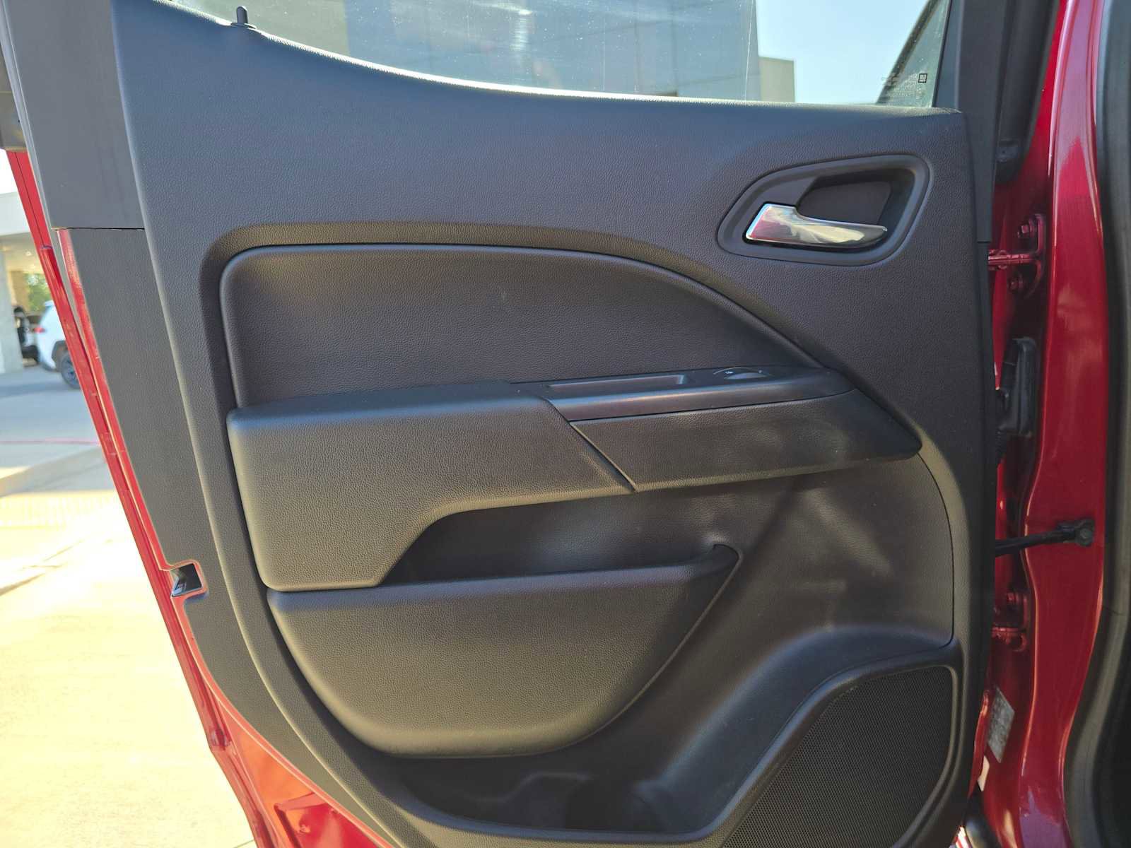 Used 2018 Chevrolet Colorado ZR2 image 16